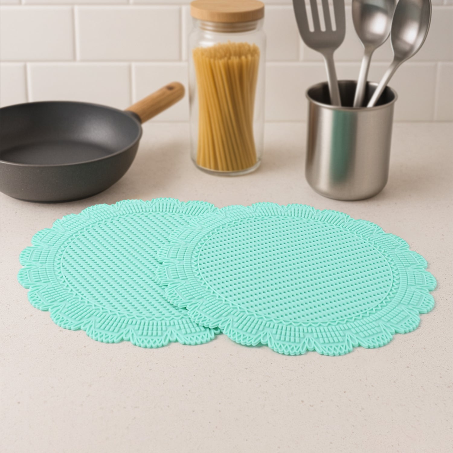 01_f3322b8d-82ca-482c-9e6d-af73763af0b2 Silicone Round Heat Resistant Mat (2 Pc Set) - Image 1