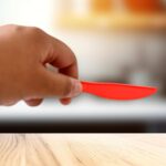 Durable Plastic Knives (8 Pc) - Image 6