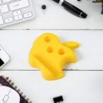 Multi-Functional Apple-Shaped Plastic Mobile Stand with Pen Holder (1 Pc / Mix Color) - Image 3
