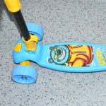 Jumbo Scooter for Kids 2 Wheels Steel Frame Large Foldable & Height Adjustable - Image 4