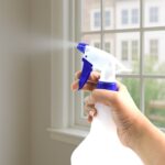 Multipurpose Plastic Trigger Spray Bottle (1 L) - Image 3