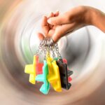 Plastic 2-in-1 Mobile Stand Keychain (9 Pc) - Image 4