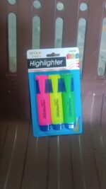 Highlighter Pen, Assorted Colours Water Based Broad Tip Writing Marker (3 Pcs Set) - Image 7
