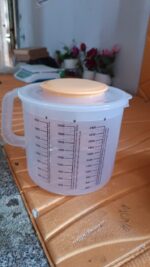 Plastic Baking Measuring Cup 2.5L Measurement with Scale Kitchen Pouring Cup - Image 7